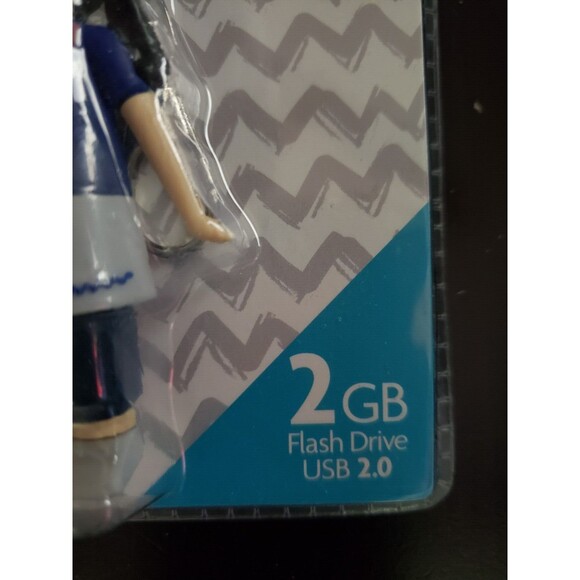 American Girl Z Yang 2 GB Flash Drive NEW Thumb Drive Memory Stick - Picture 3 of 5